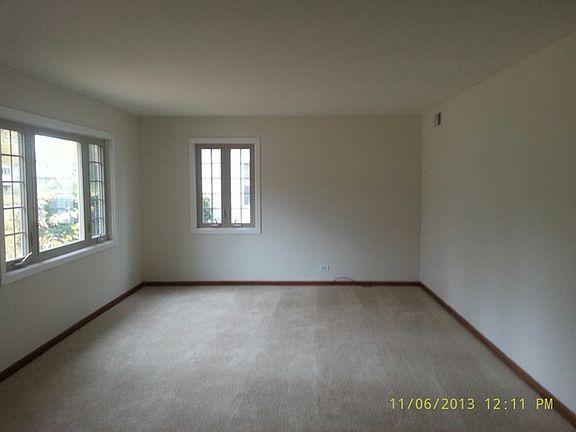 4th image of 1886 N Shore Ave