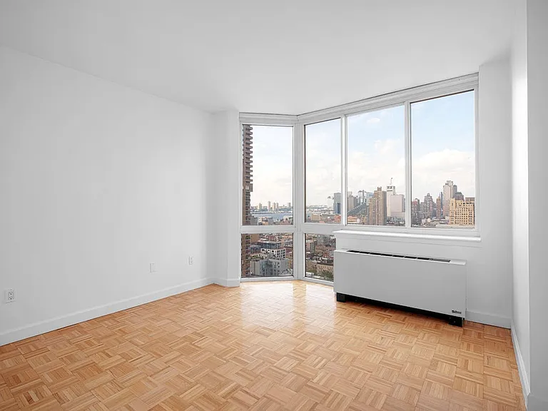 420 W 42nd St #29E — Photo 5