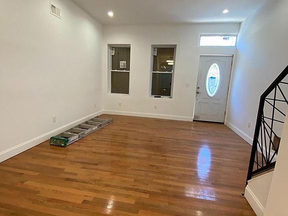 3rd image of 2539 N 30th St