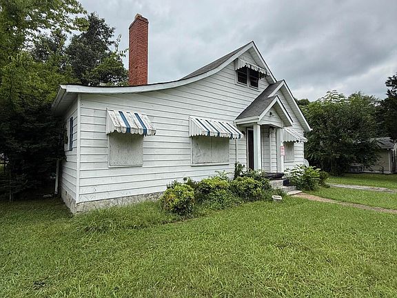 3rd image of 4615 Old Mission Rd