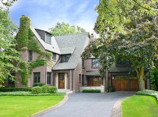 614 Earlston Rd, Kenilworth, IL 60043