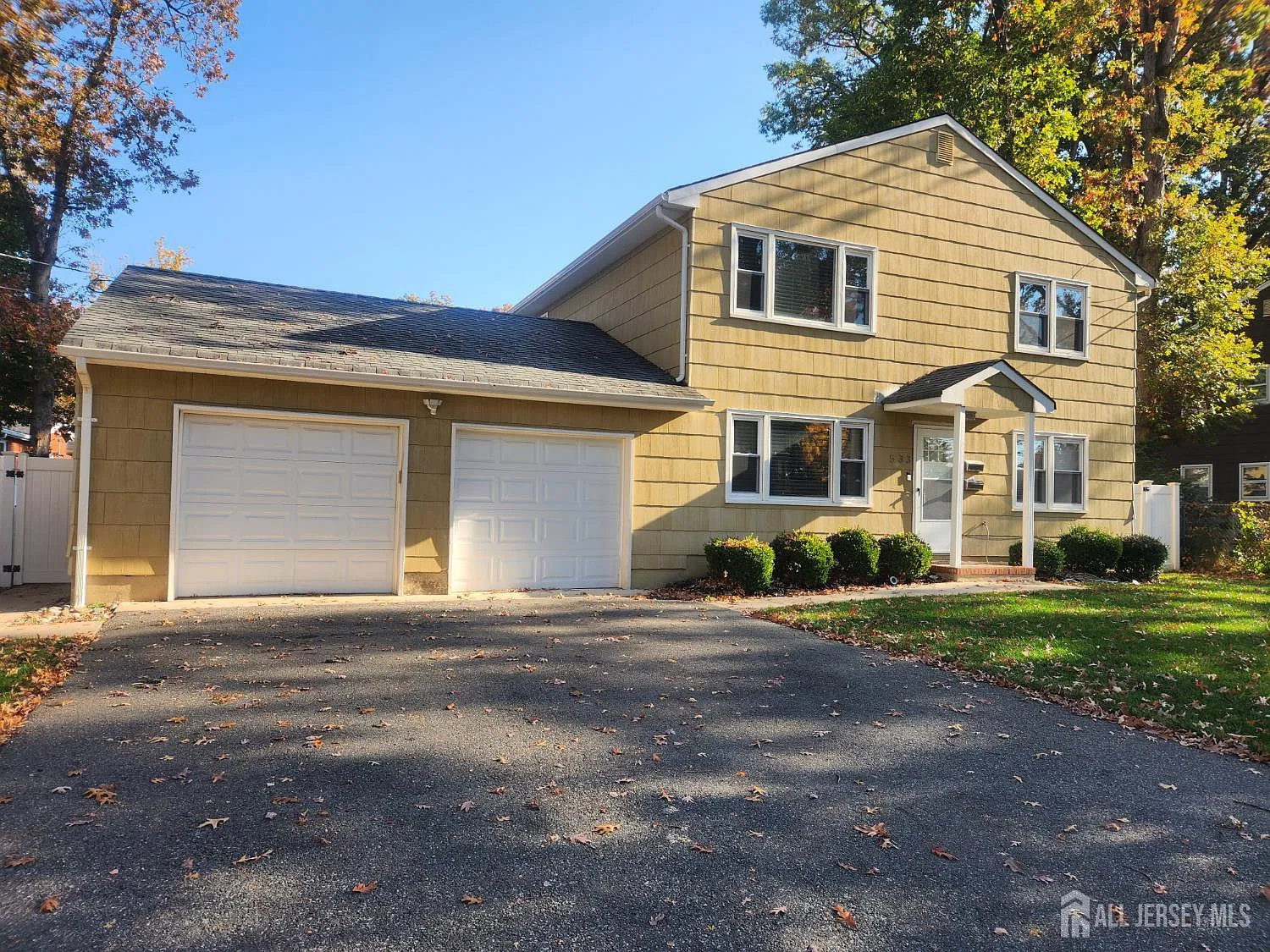 2 bed, 1.0 bath, $2,500 — Photo 3