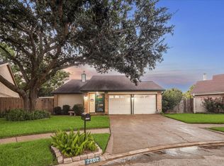 2202 Sunswept Ct, Sugar Land, TX 77478