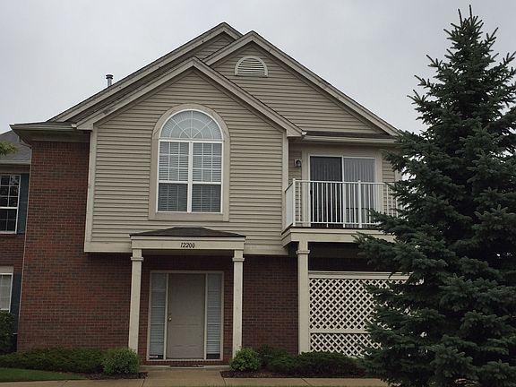 2nd image of 12200 Chesapeake Cir #1