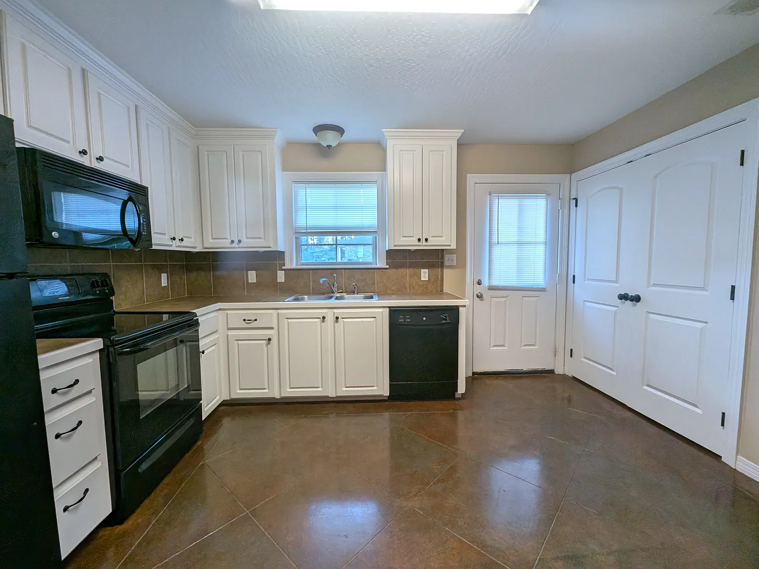 2 bed, 1250 sqft, $995 — Photo 4