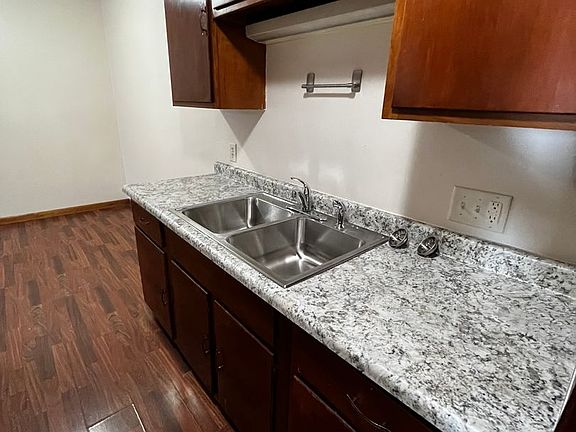3rd image of 417 Washington St #122