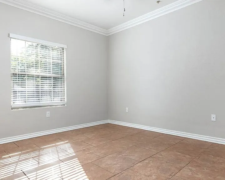Meridian Place Apartments — Photo 42