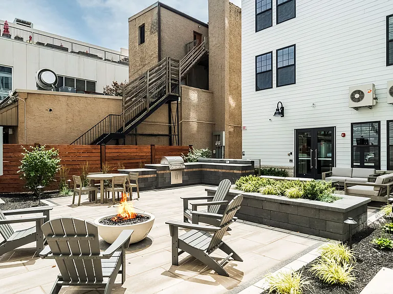 Taylor Flats — Photo 37