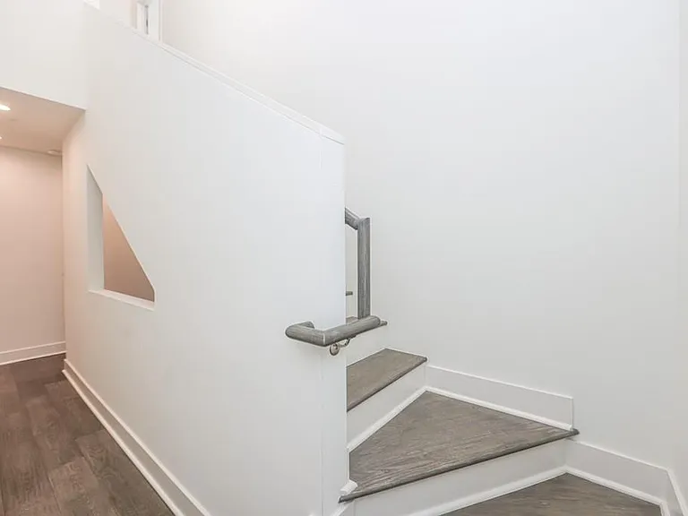 1145 Kirkwood Ave SE #14 — Photo 32