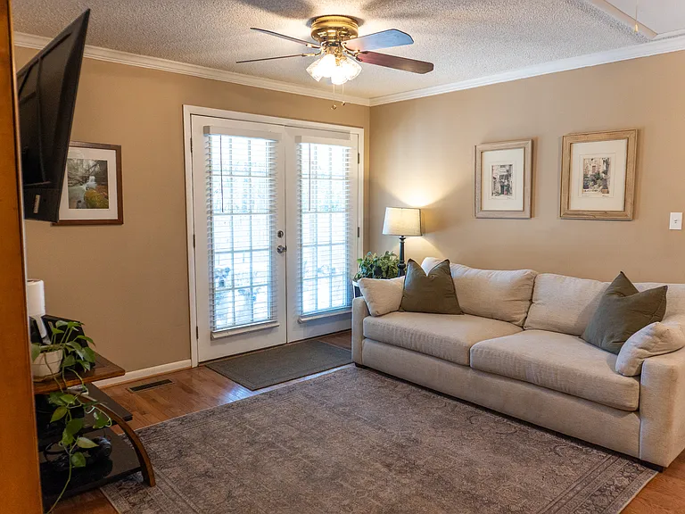 4207 Saundralane Dr NW — Photo 7
