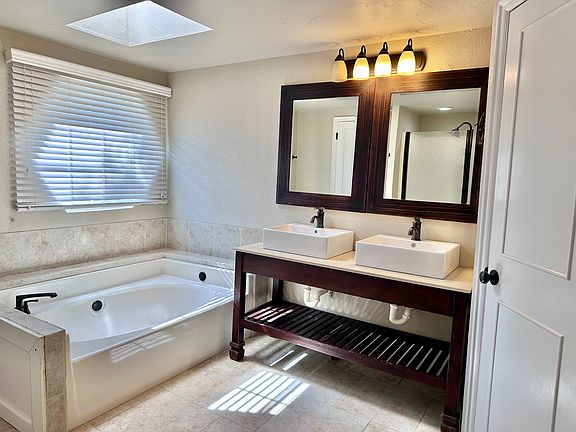3rd image of 2129 Briarcliff Dr