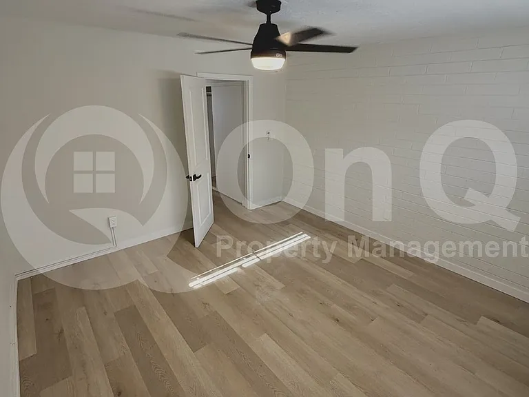 25 E Eva St #13 — Photo 12