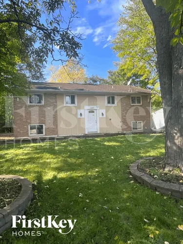 105 Vernon Dr Photo 1