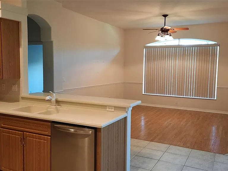 1315 Elli Cir — Photo 12