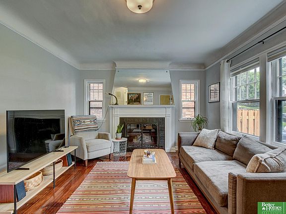 3rd image of 5035 Charles St