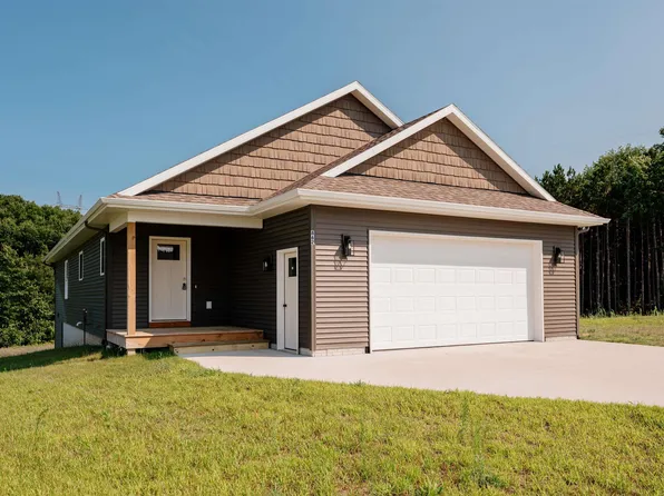 862 Coyote Ln, Traverse City, MI 49696