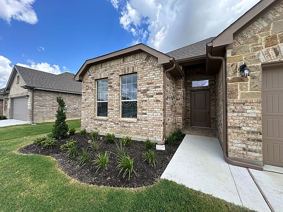 2nd image of 5231 Meadow Ln