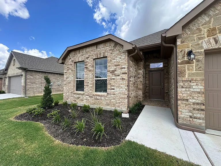 5231 Meadow Ln — Photo 2