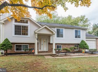 109 Seneca Chase Ct, Sterling, VA 20164