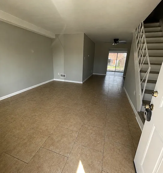 31 Rose Ln — Photo 3