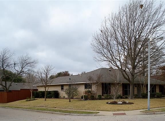 3rd image of 2801 Canyon Valley Trl