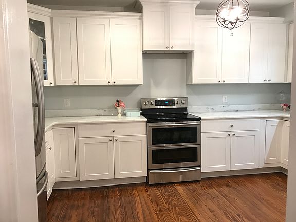 3rd image of 410 Dogwood Ln