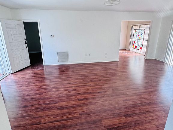 5th image of 311 SW 49th Ave #311