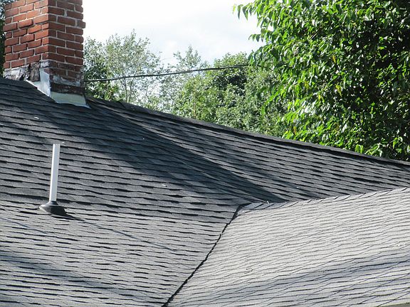 5th image of 3104 Lake St