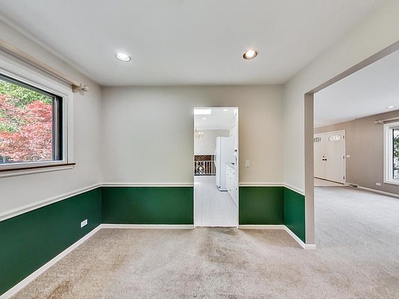 4th image of 2732 Kingston Dr