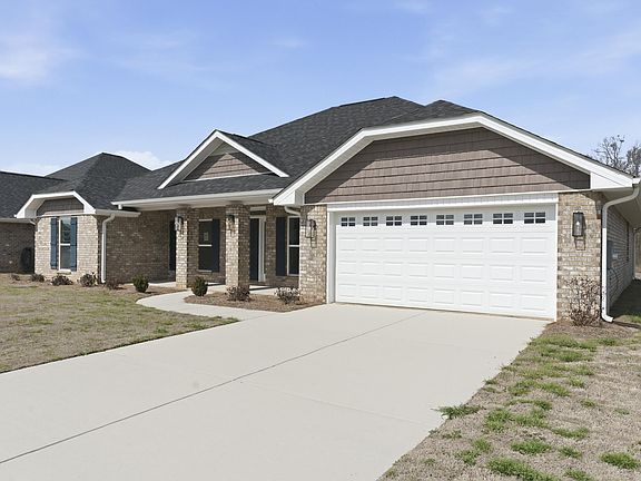 3rd image of 640 Jamestown Cir