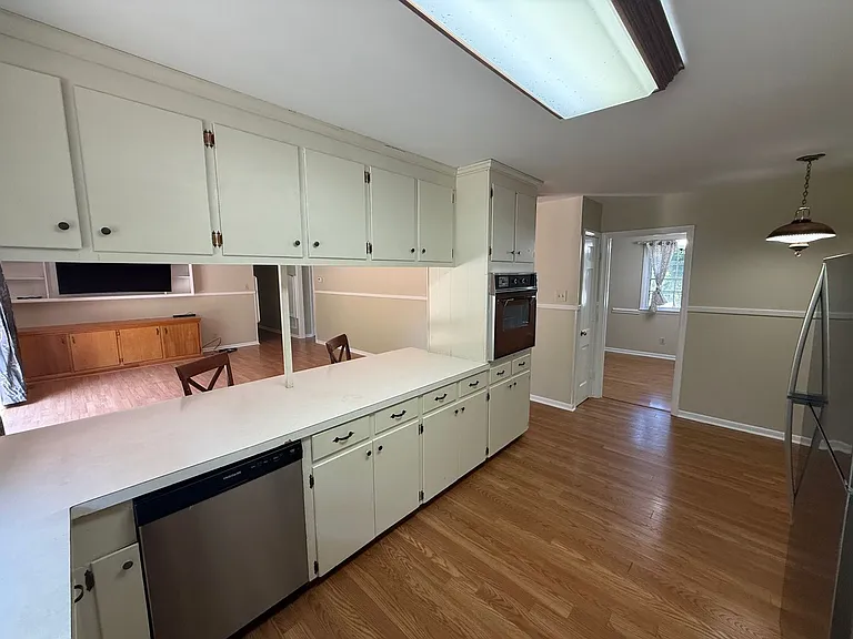 117 Windemere Rd — Photo 6