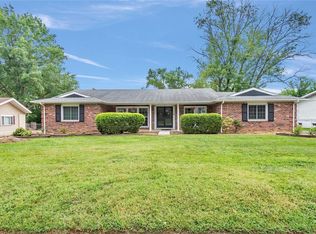 77 Manson Dr, Chesterfield, MO 63017