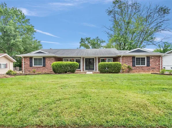 77 Manson Dr, Chesterfield, MO 63017