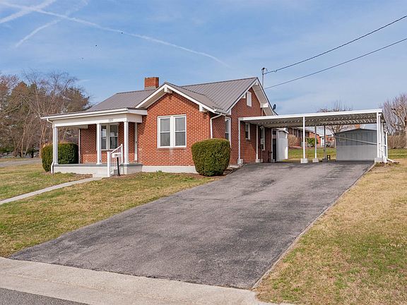 3rd image of 320 Mountain View Dr