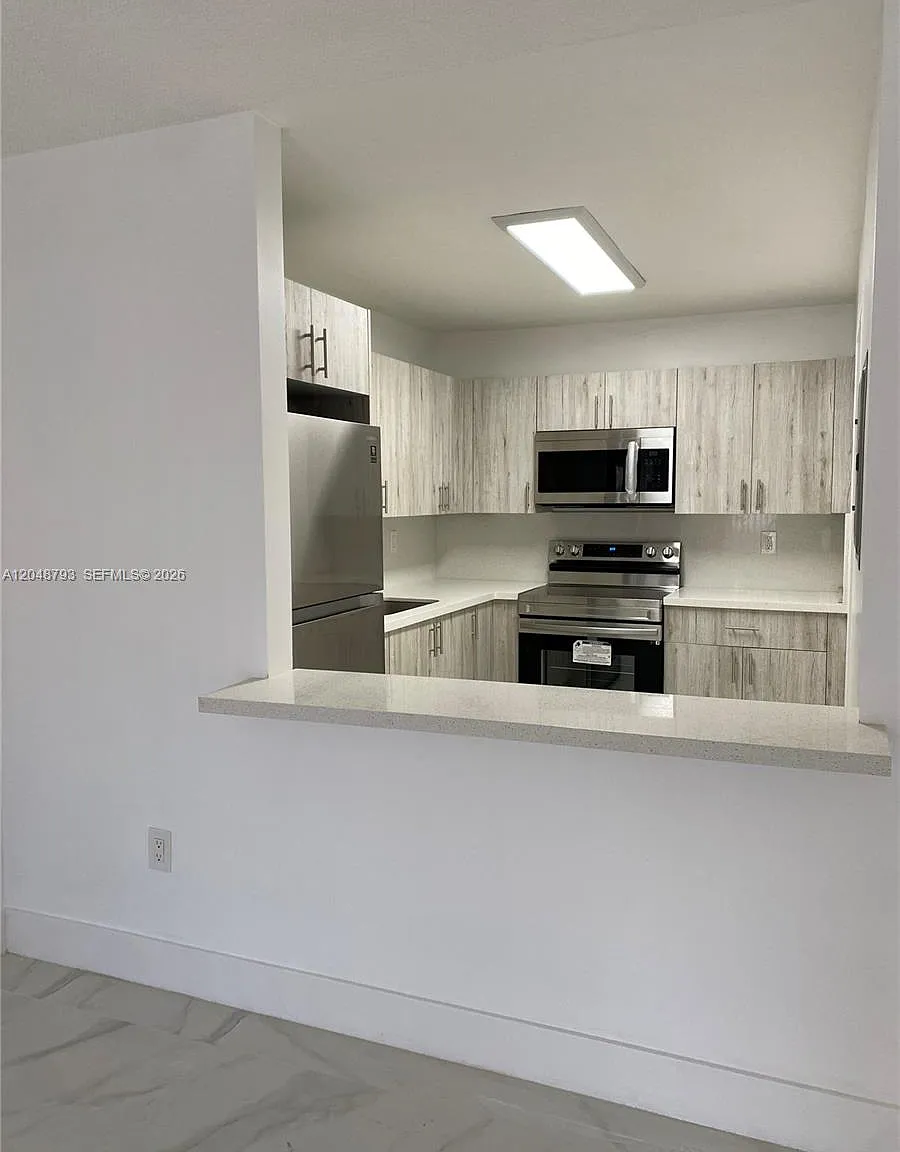 Morada No 1 Condo — Photo 2