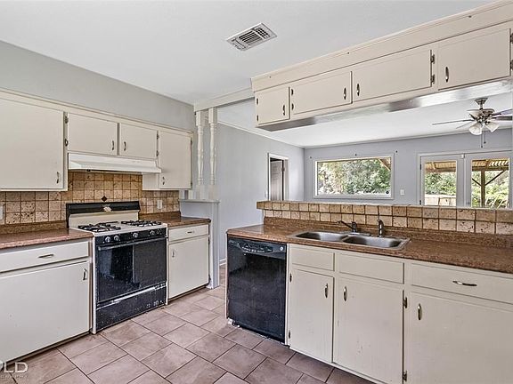 2nd image of 9292 Savanna Dr
