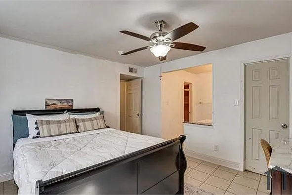 4701 Bayport Dr — Photo 11