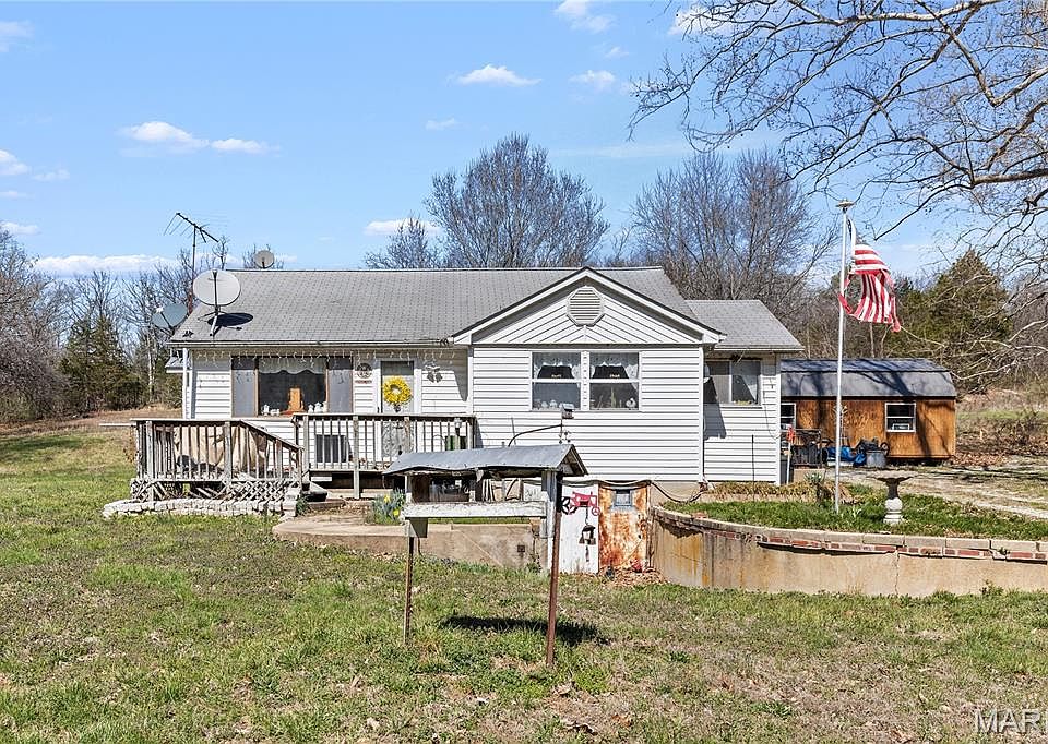 1st image of 345 Robin Ln