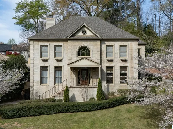 2228 Sterlingwood Dr, Mountain Brook, AL 35243