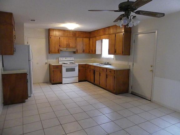 4th image of 3243 Palmdale Ave