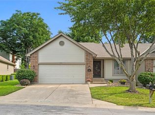 8607 N Chatham Cir, Kansas City, MO 64154