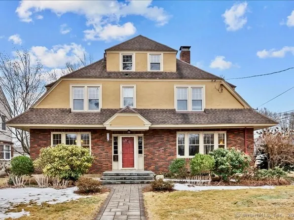 215 Brace Road, West Hartford, CT 06107