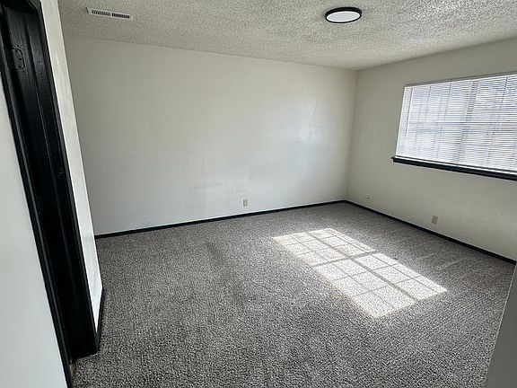 3rd image of 320 S Wyandotte Ave #19