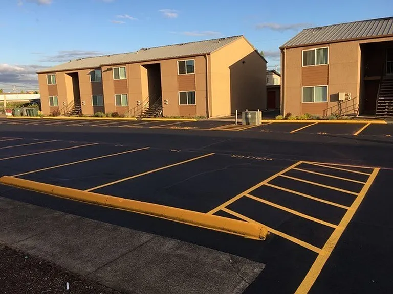Westwood Apartments ** On-site Laundry Facilities, Off-Street Parking & Private Patio or Balcony — Photo 17