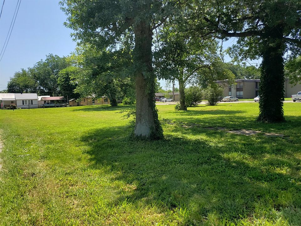 2nd image of 504 N Main St