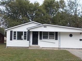 914 W Owen St, Scottsburg, IN