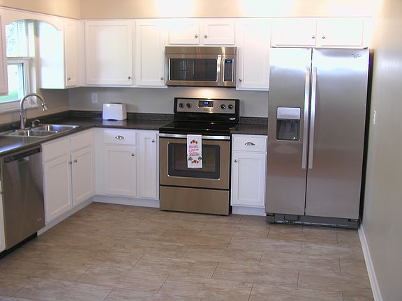 5th image of 7240 Jerry Dr