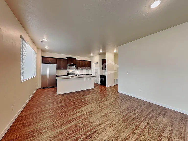 898 N Garnet Creek Ave — Photo 5