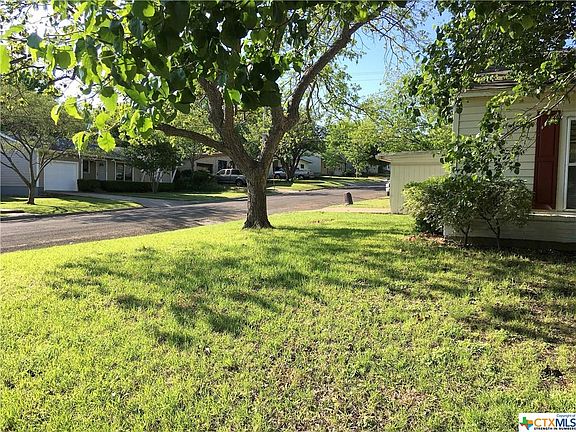 3rd image of 2706 Jackson Dr
