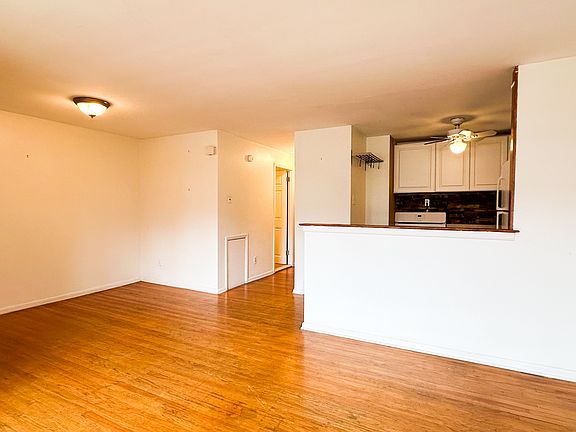 2nd image of 5464 Vicaris St Floor 1